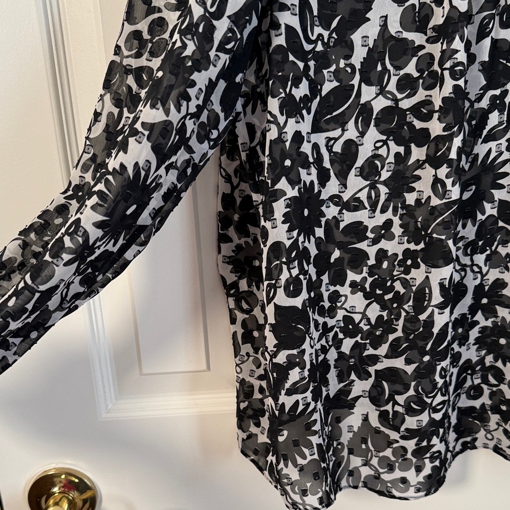 Boden Black & White Floral Tie-Front Blouse size 14 - Picture 5 of 7